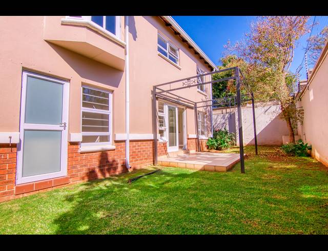 3 BEDROOM DUPLEX SOLD IN BRYANSTON